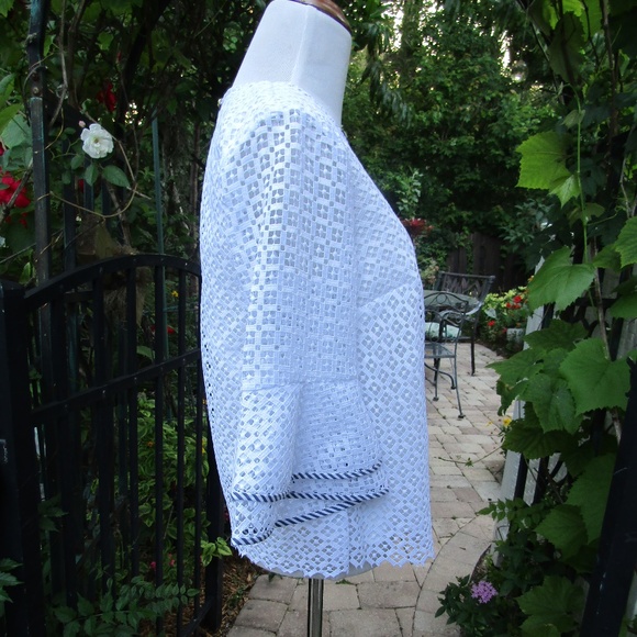 Draper James Lattice Double Bell Blouse Sz8 xD200 - Picture 6 of 7